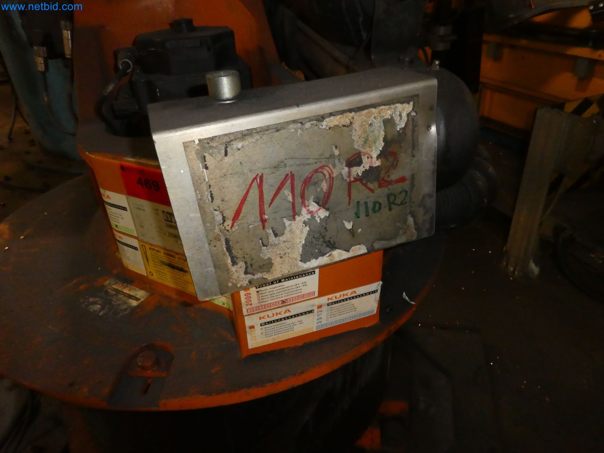 Robots, welding equipment and assembly accessories from the automotive industry-125