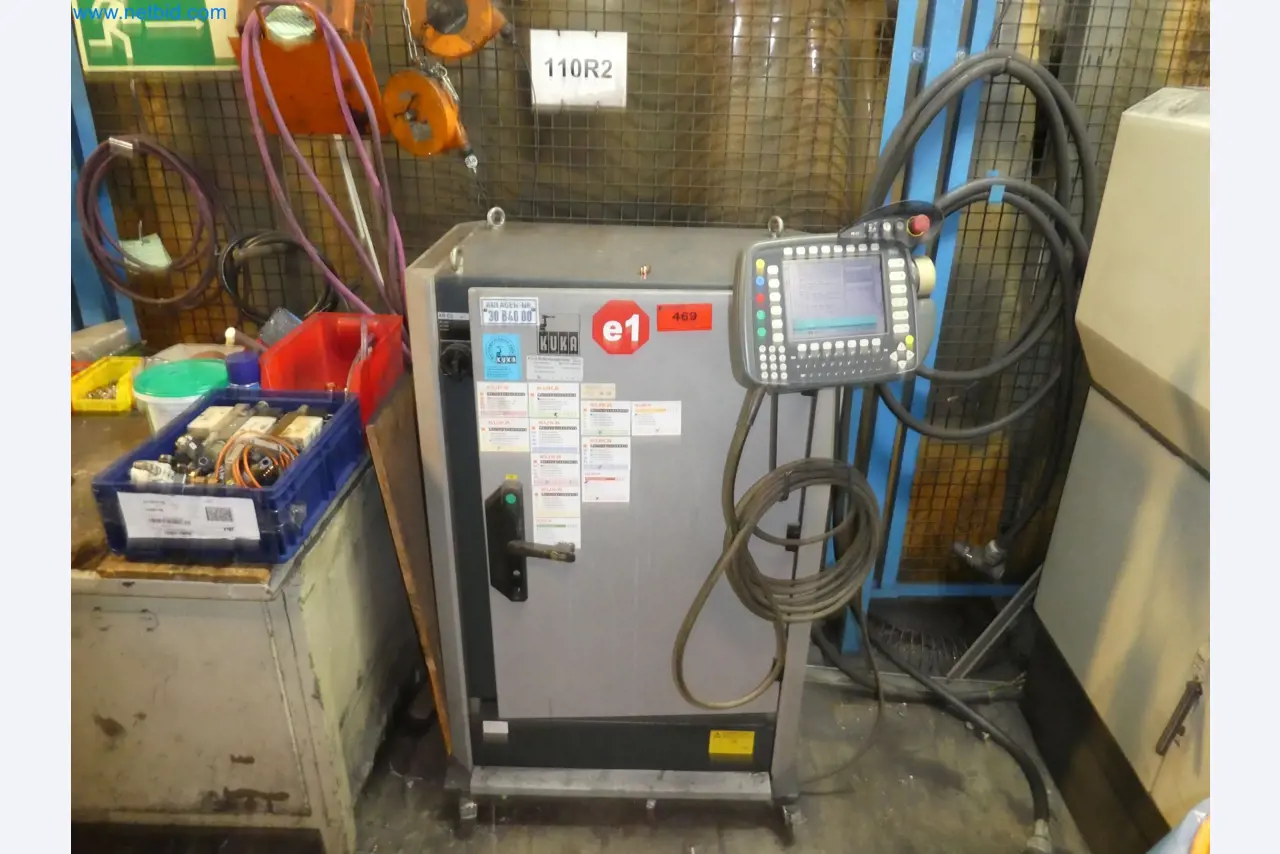 Robots, welding equipment and assembly accessories from the automotive industry-129