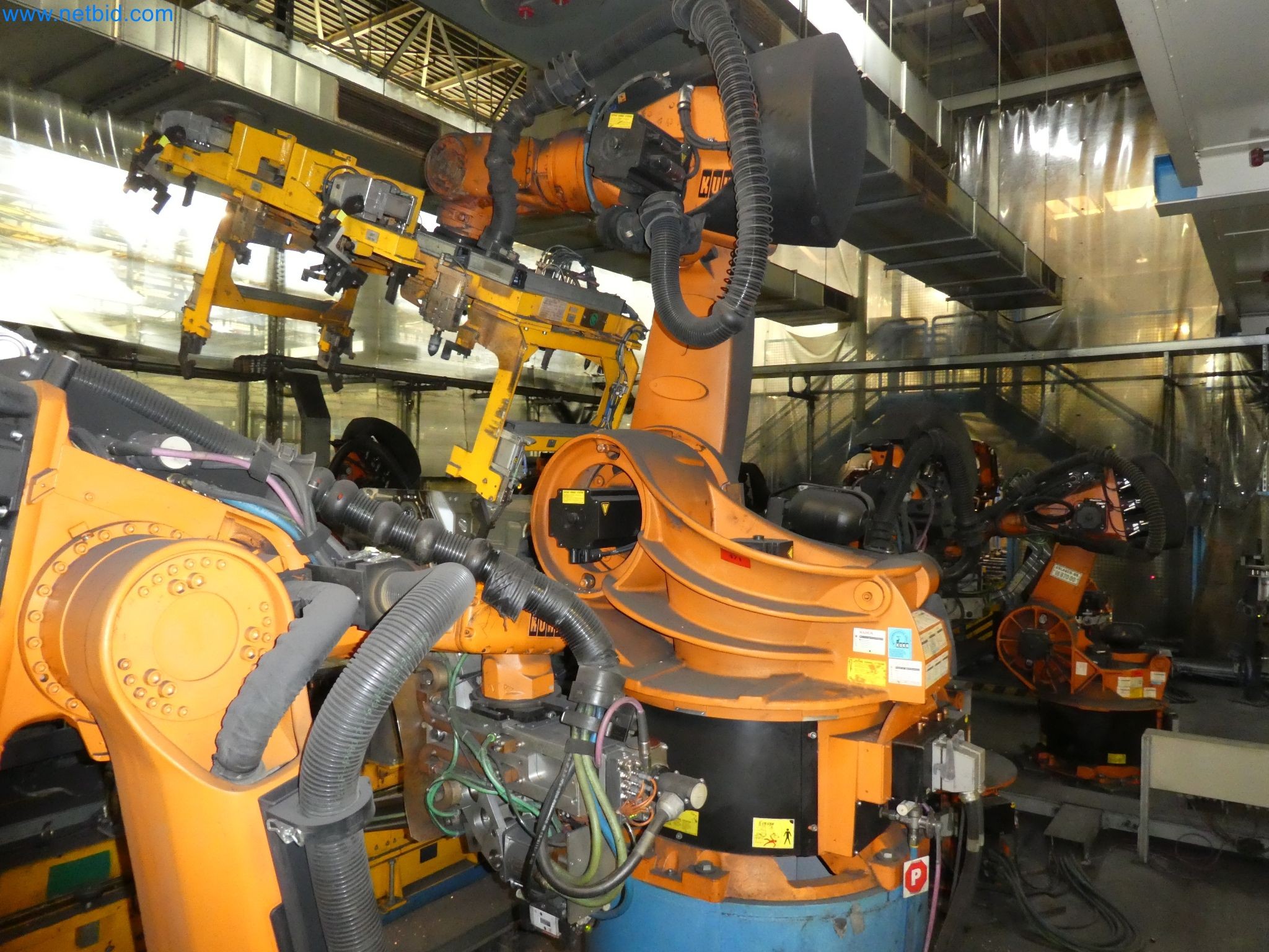 Robots, welding equipment and assembly accessories from the automotive industry-130