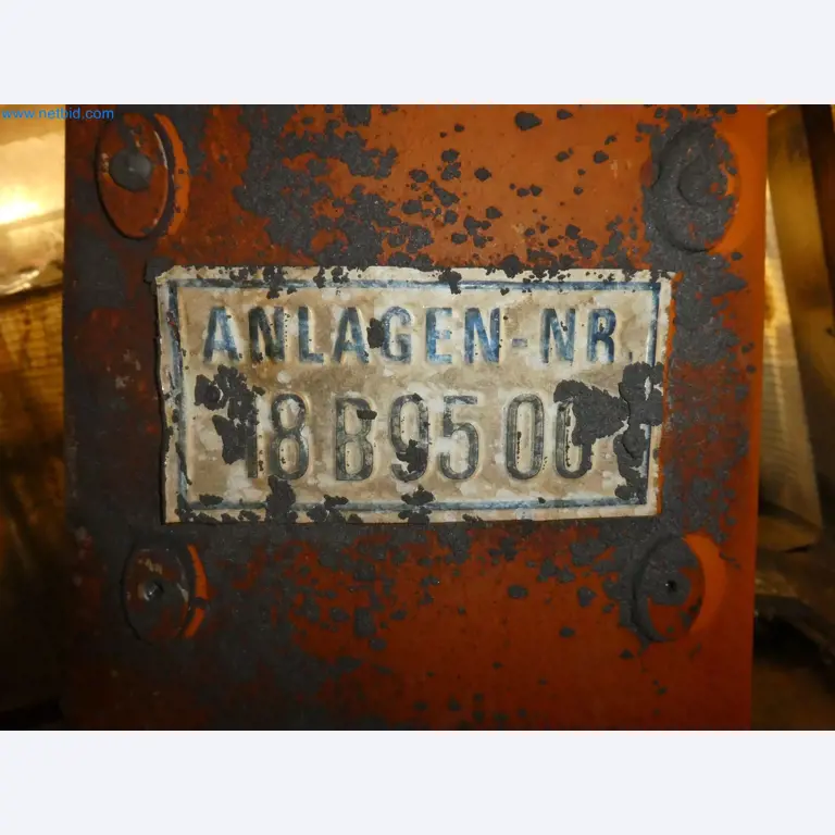 Robots, welding equipment and assembly accessories from the automotive industry-134