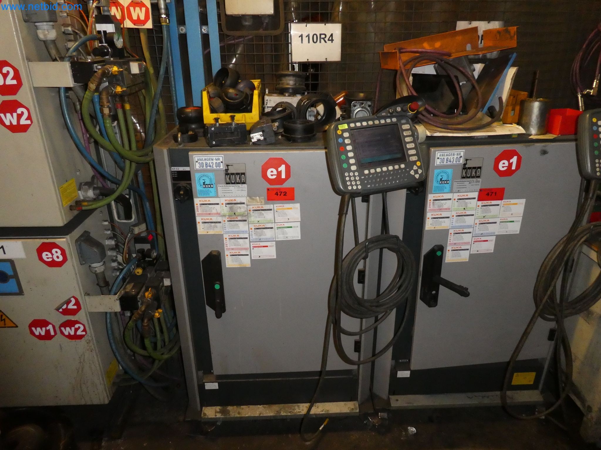 Robots, welding equipment and assembly accessories from the automotive industry-135