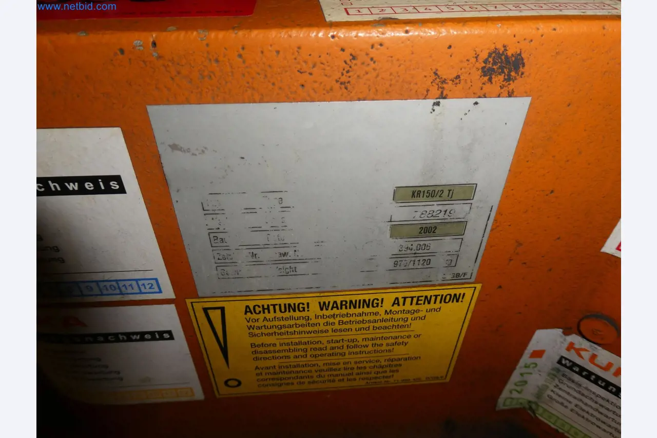 Robots, welding equipment and assembly accessories from the automotive industry-13