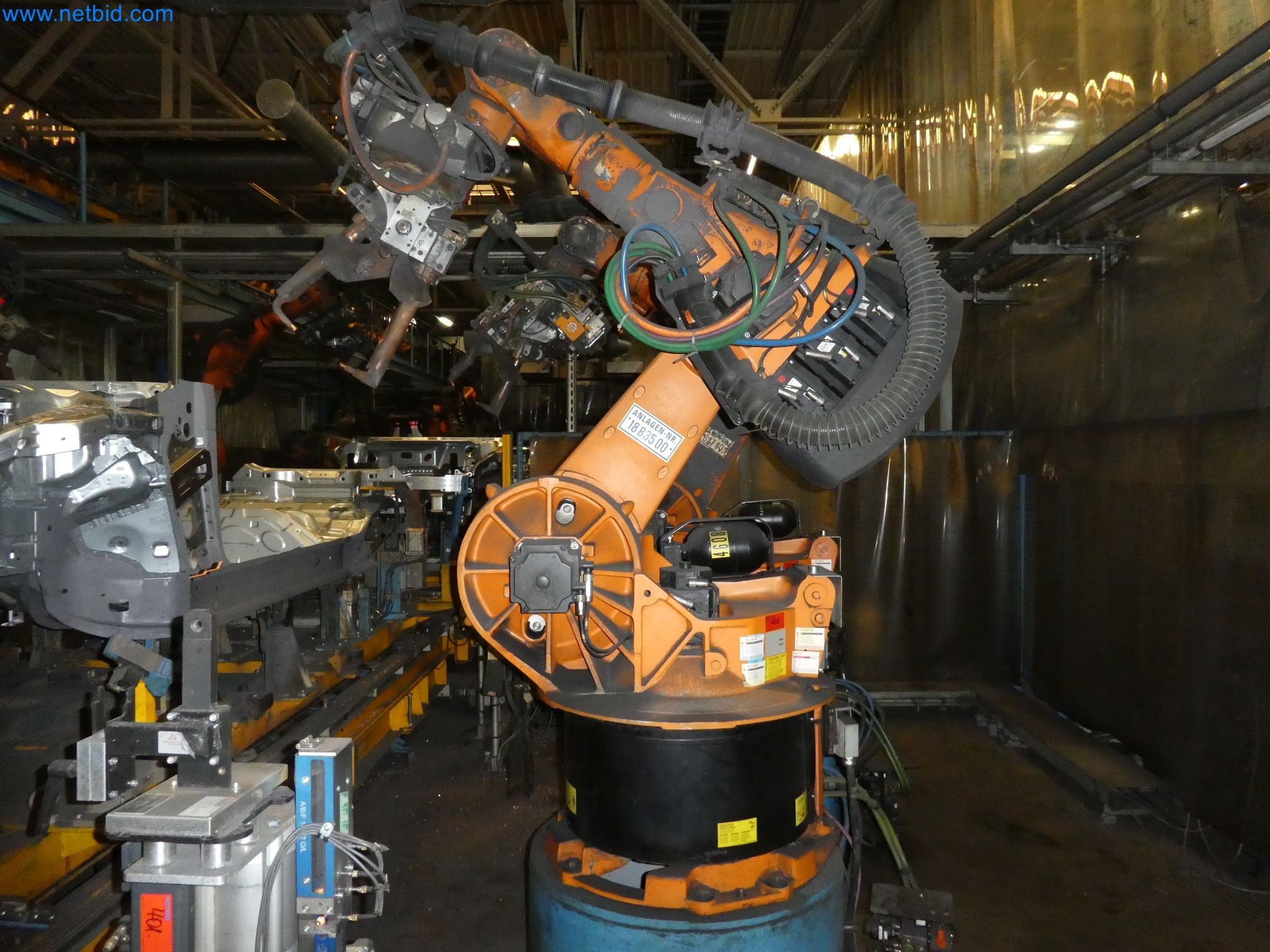 Robots, welding equipment and assembly accessories from the automotive industry-14
