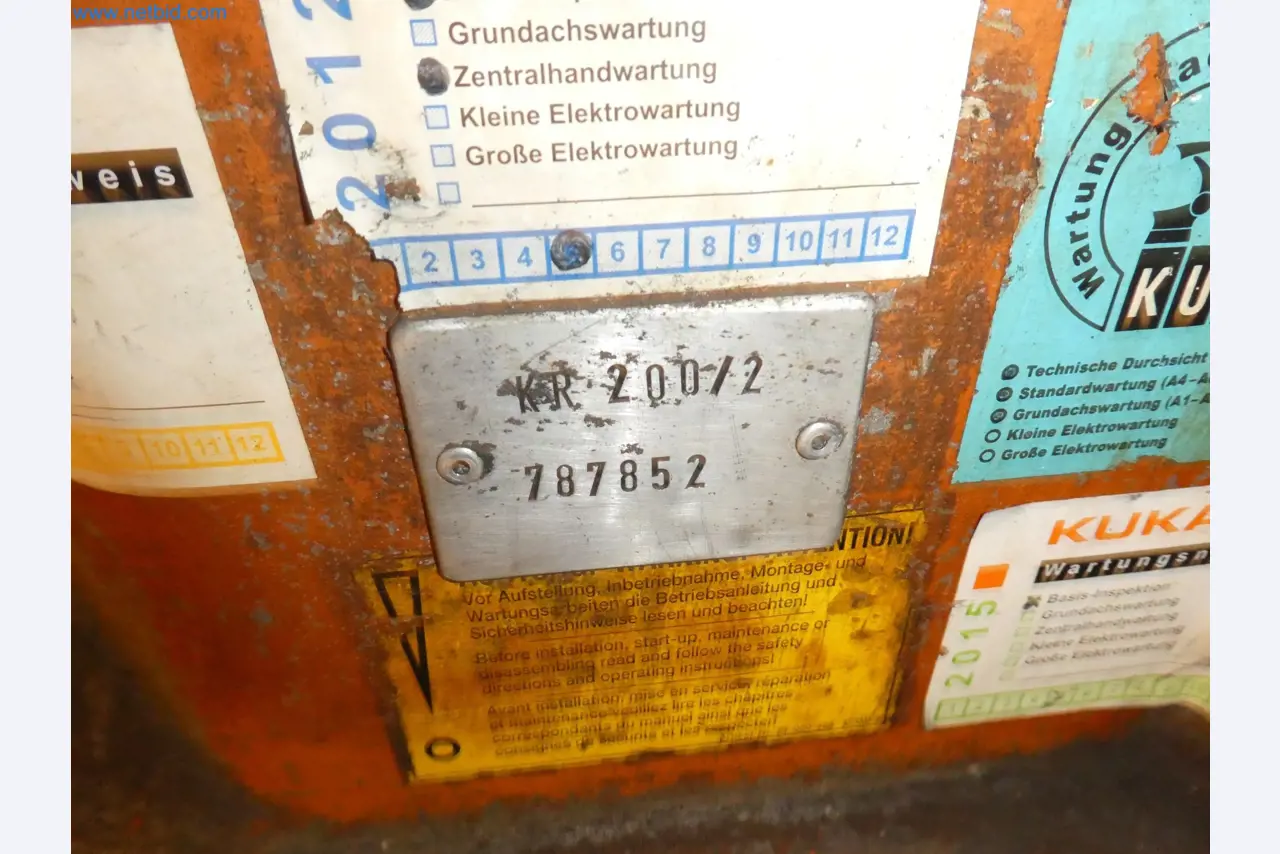 Robots, welding equipment and assembly accessories from the automotive industry-15