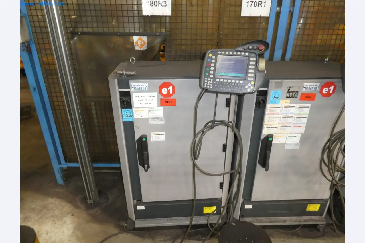 Robots, welding equipment and assembly accessories from the automotive industry-16