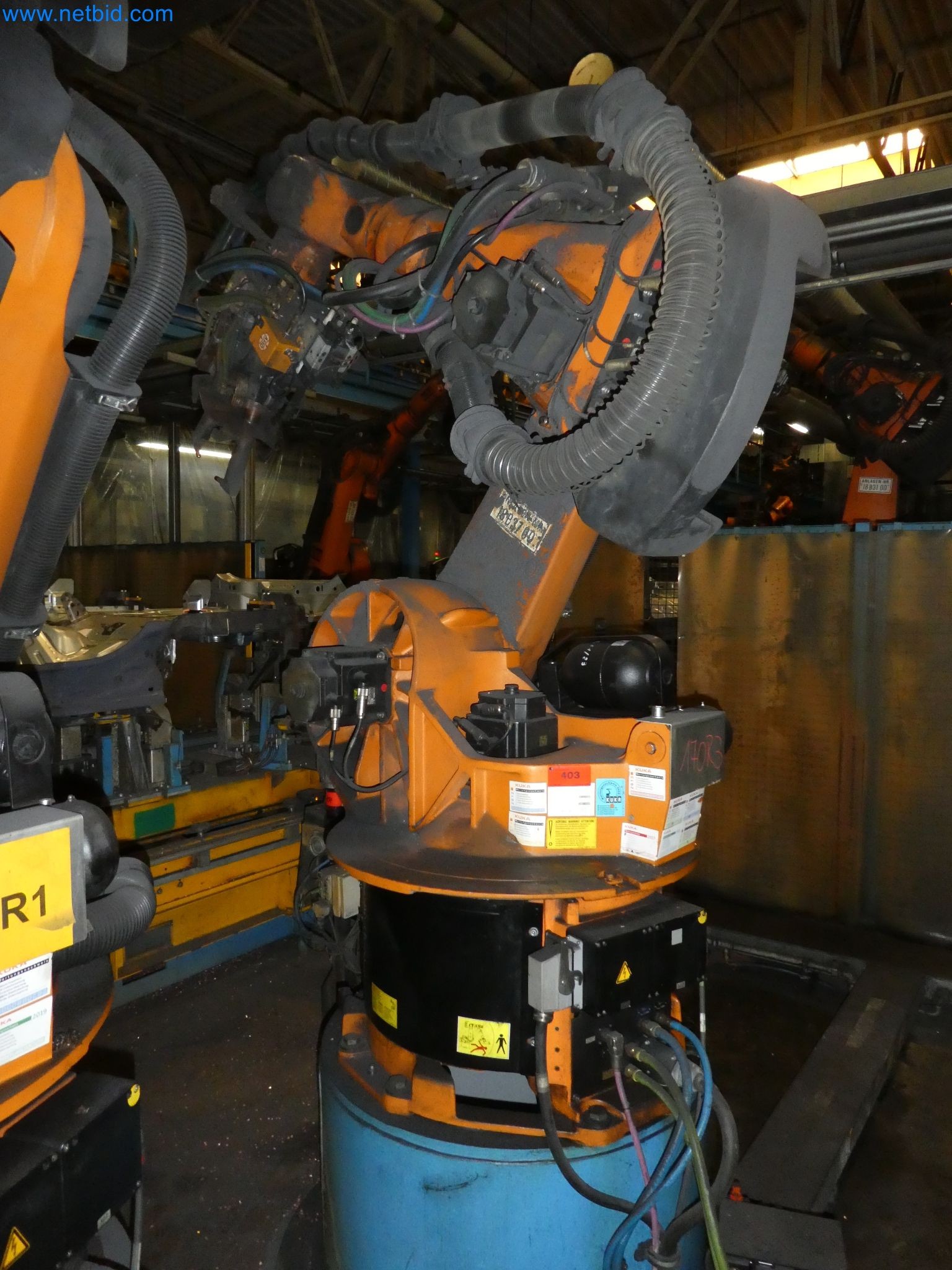 Robots, welding equipment and assembly accessories from the automotive industry-18