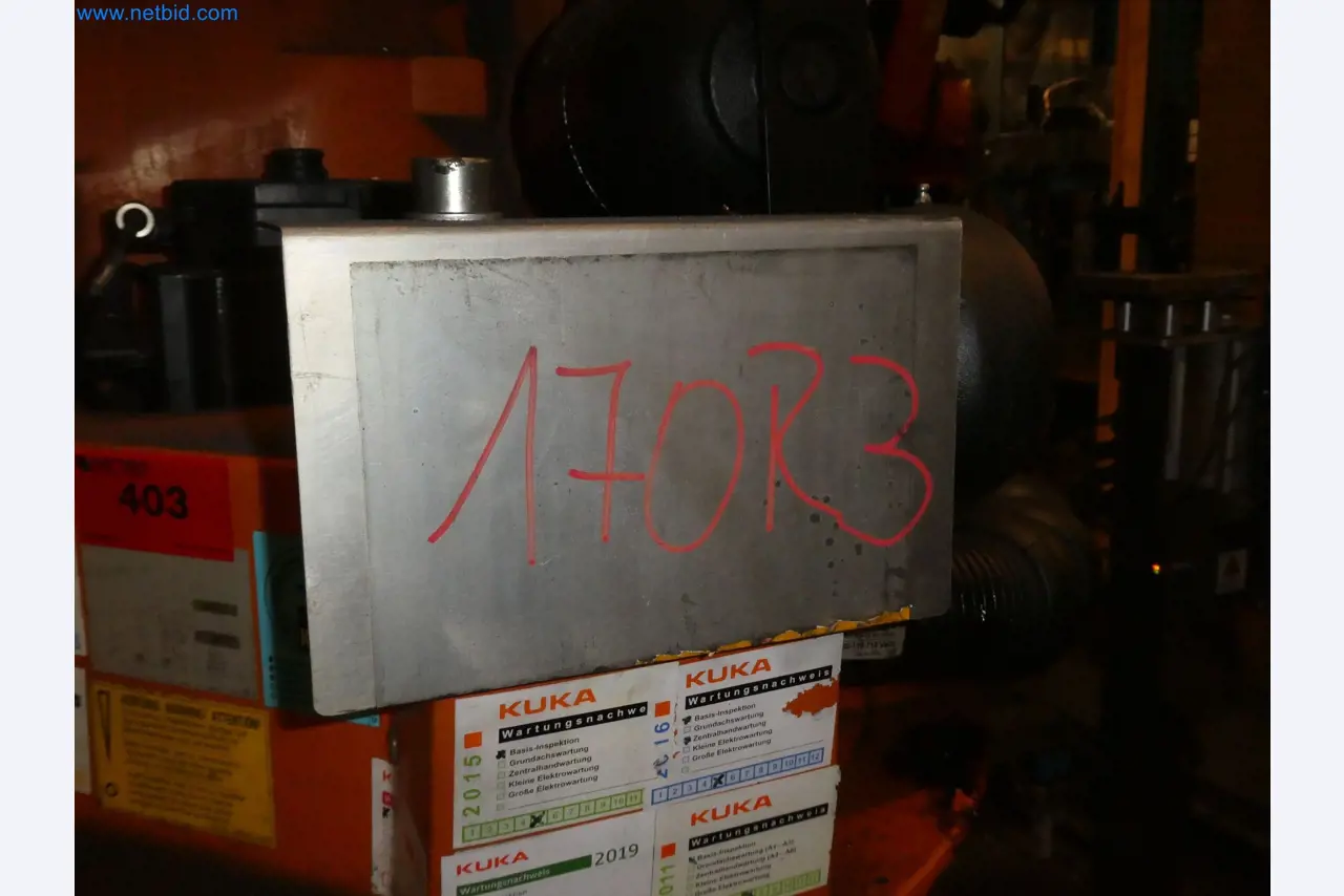 Robots, welding equipment and assembly accessories from the automotive industry-19