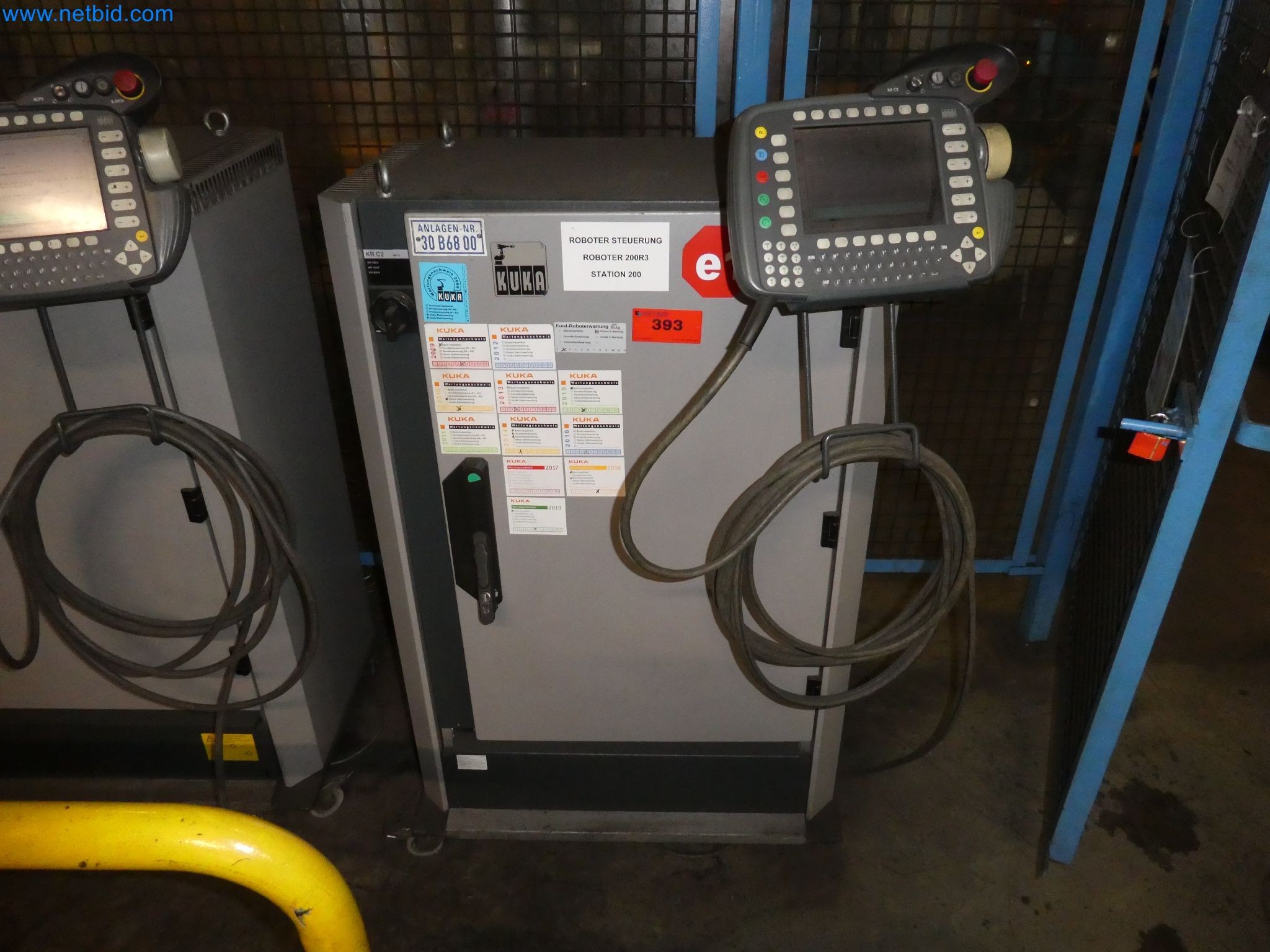 Robots, welding equipment and assembly accessories from the automotive industry-1