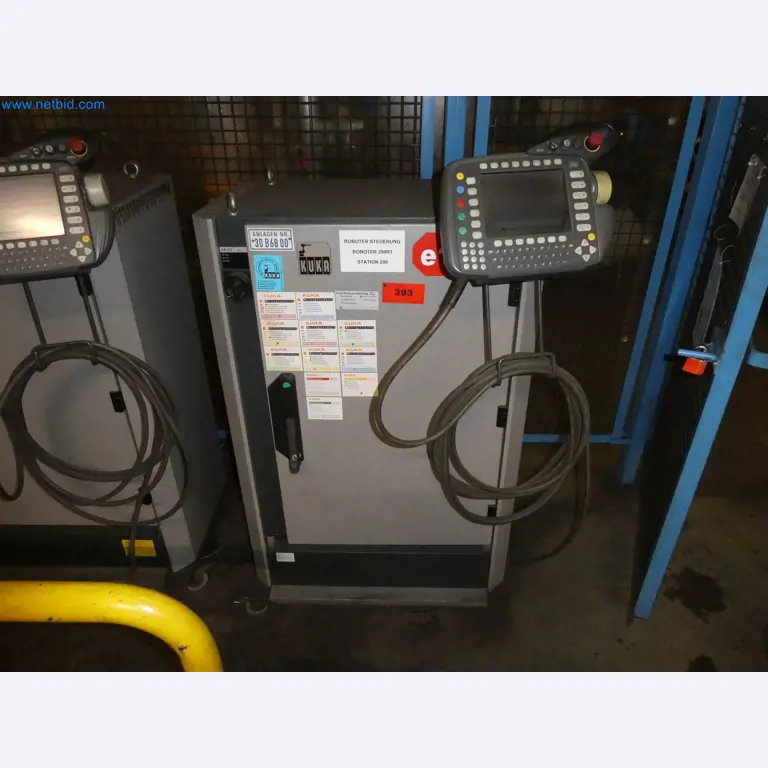 Robots, welding equipment and assembly accessories from the automotive industry-1