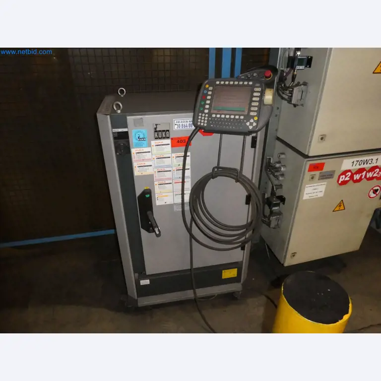 Robots, welding equipment and assembly accessories from the automotive industry-21