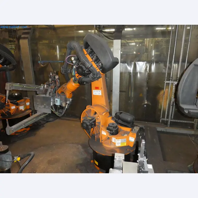 Robots, welding equipment and assembly accessories from the automotive industry-28