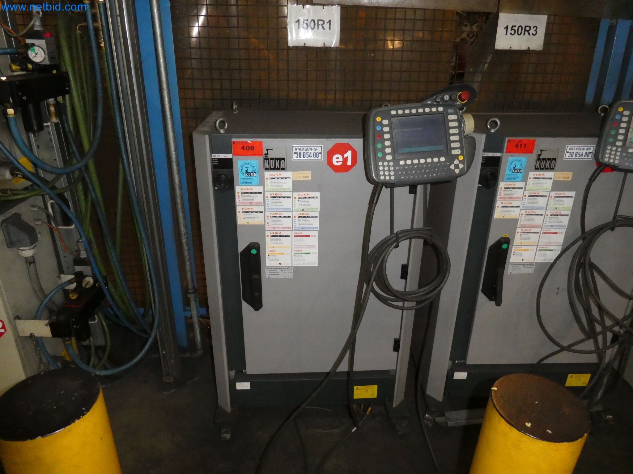 Robots, welding equipment and assembly accessories from the automotive industry-29