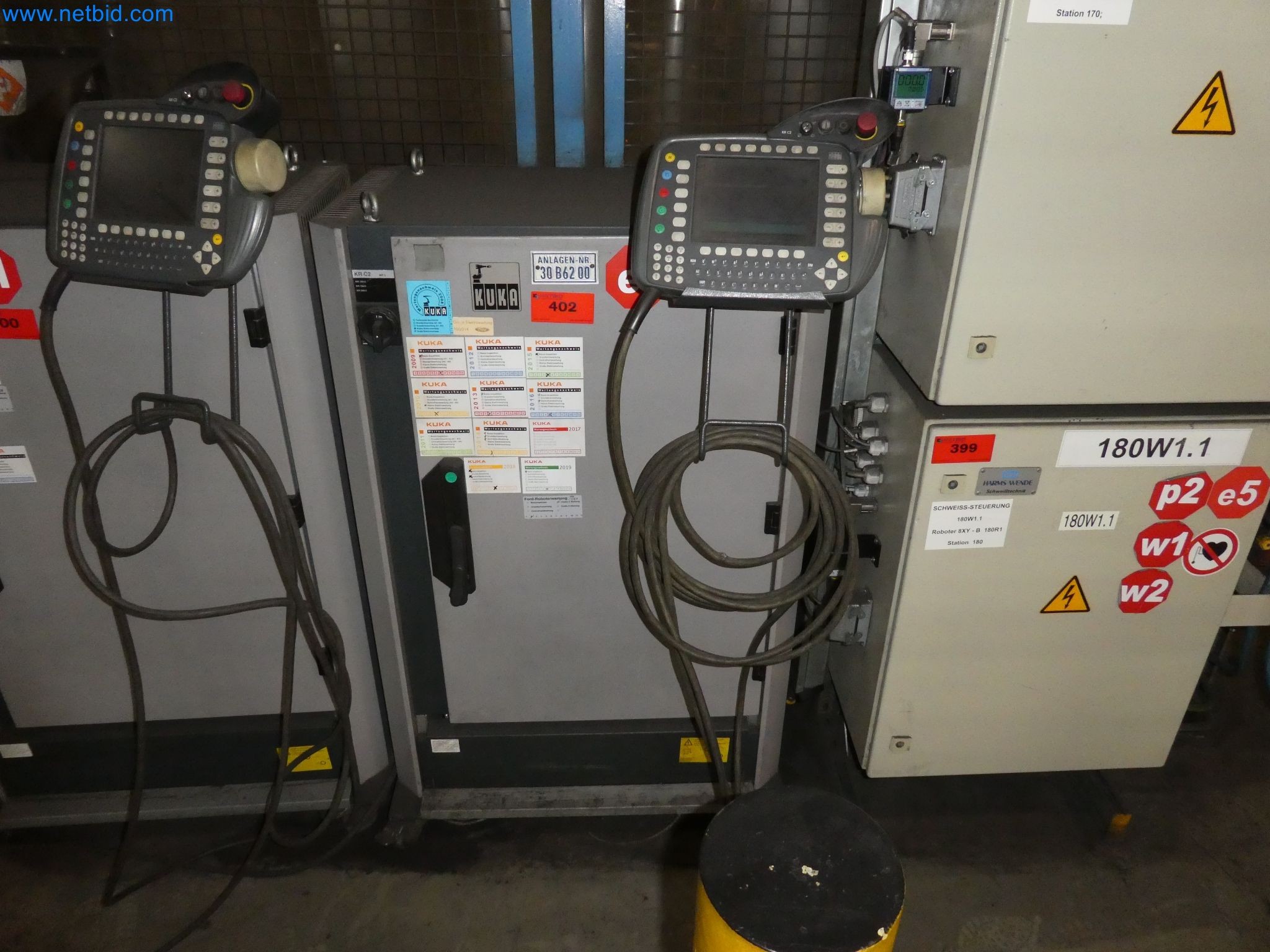 Robots, welding equipment and assembly accessories from the automotive industry-30