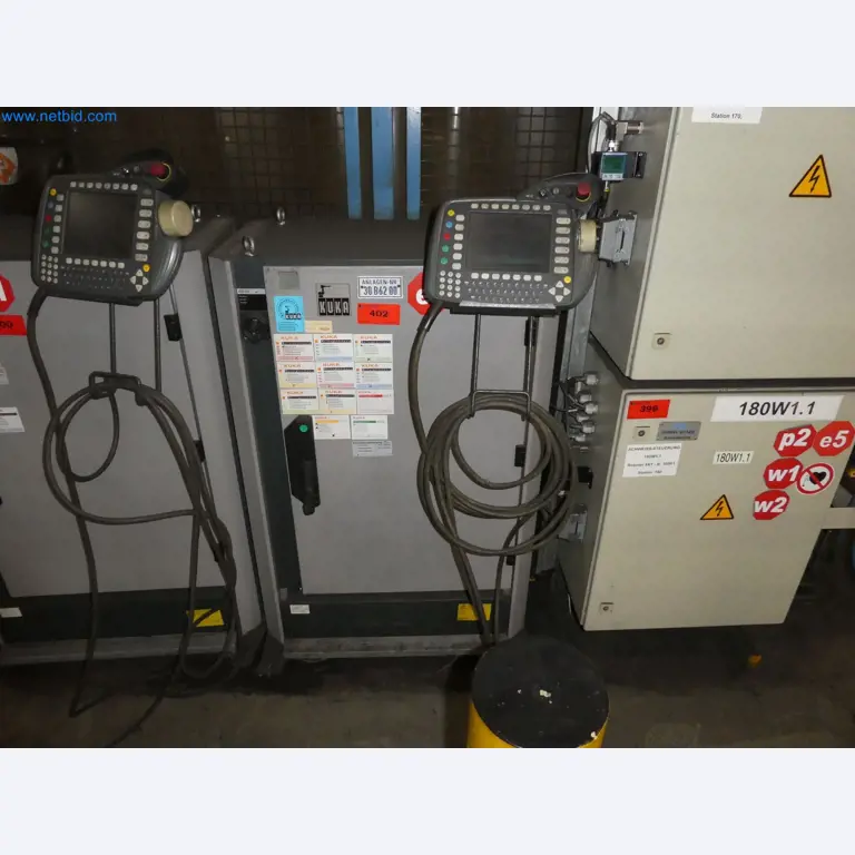 Robots, welding equipment and assembly accessories from the automotive industry-30