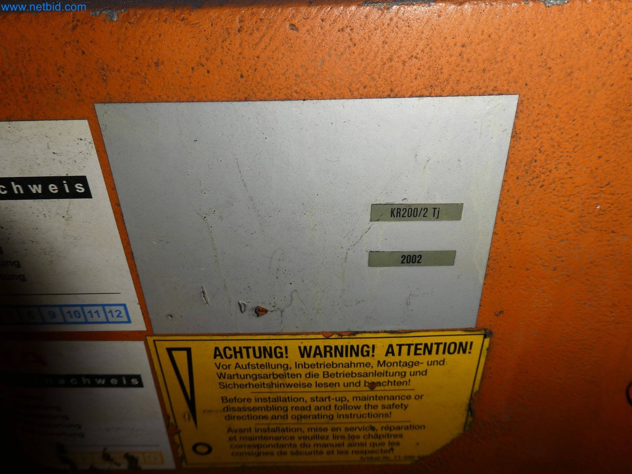 Robots, welding equipment and assembly accessories from the automotive industry-32