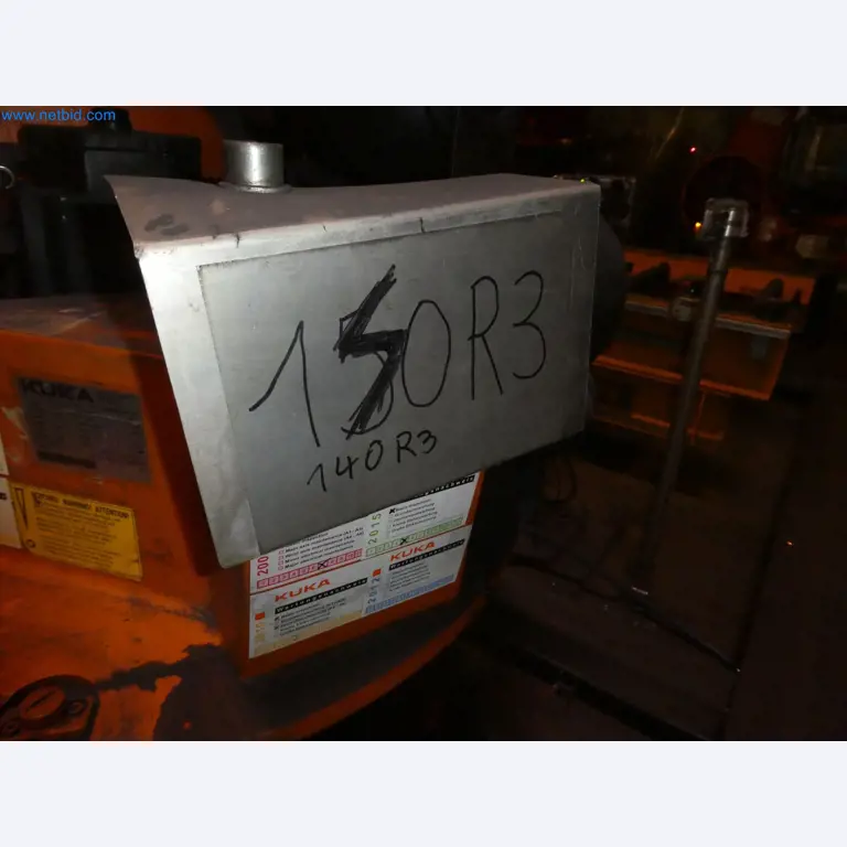 Robots, welding equipment and assembly accessories from the automotive industry-43