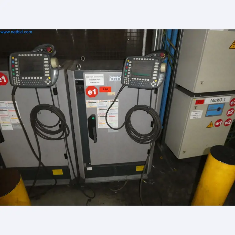 Robots, welding equipment and assembly accessories from the automotive industry-44