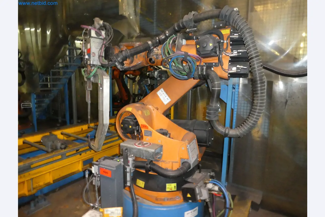 Robots, welding equipment and assembly accessories from the automotive industry-45