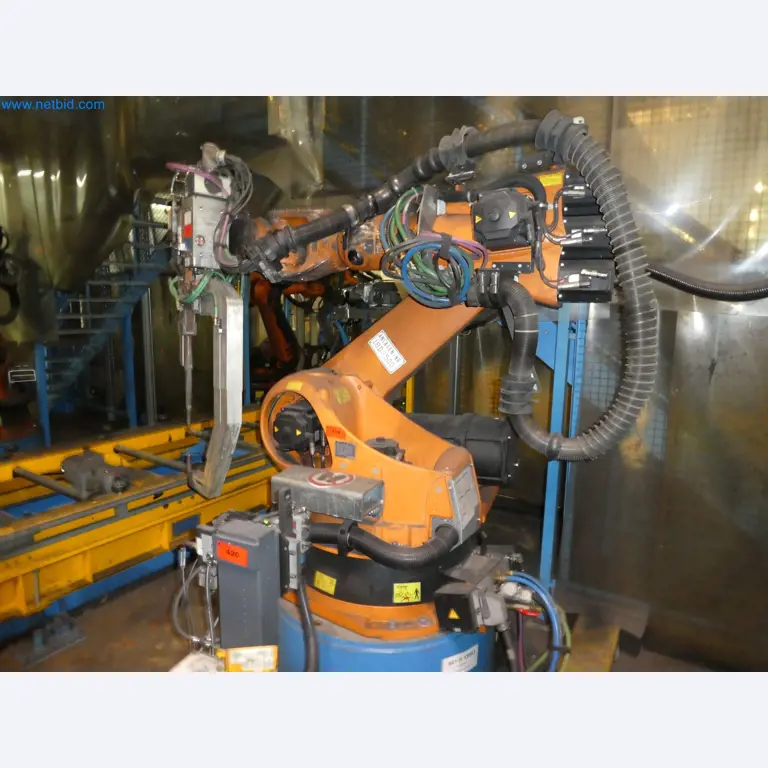 Robots, welding equipment and assembly accessories from the automotive industry-45