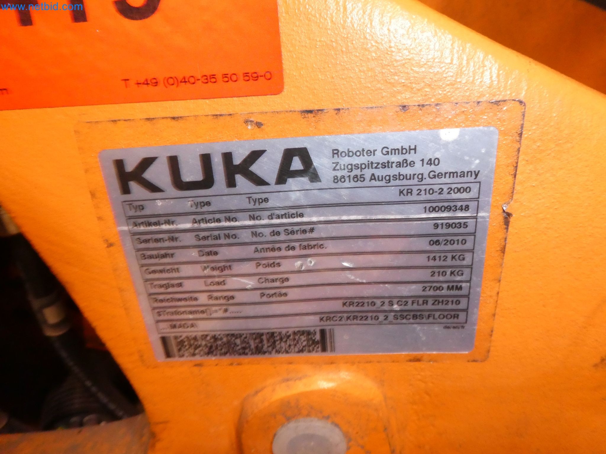 Robots, welding equipment and assembly accessories from the automotive industry-46