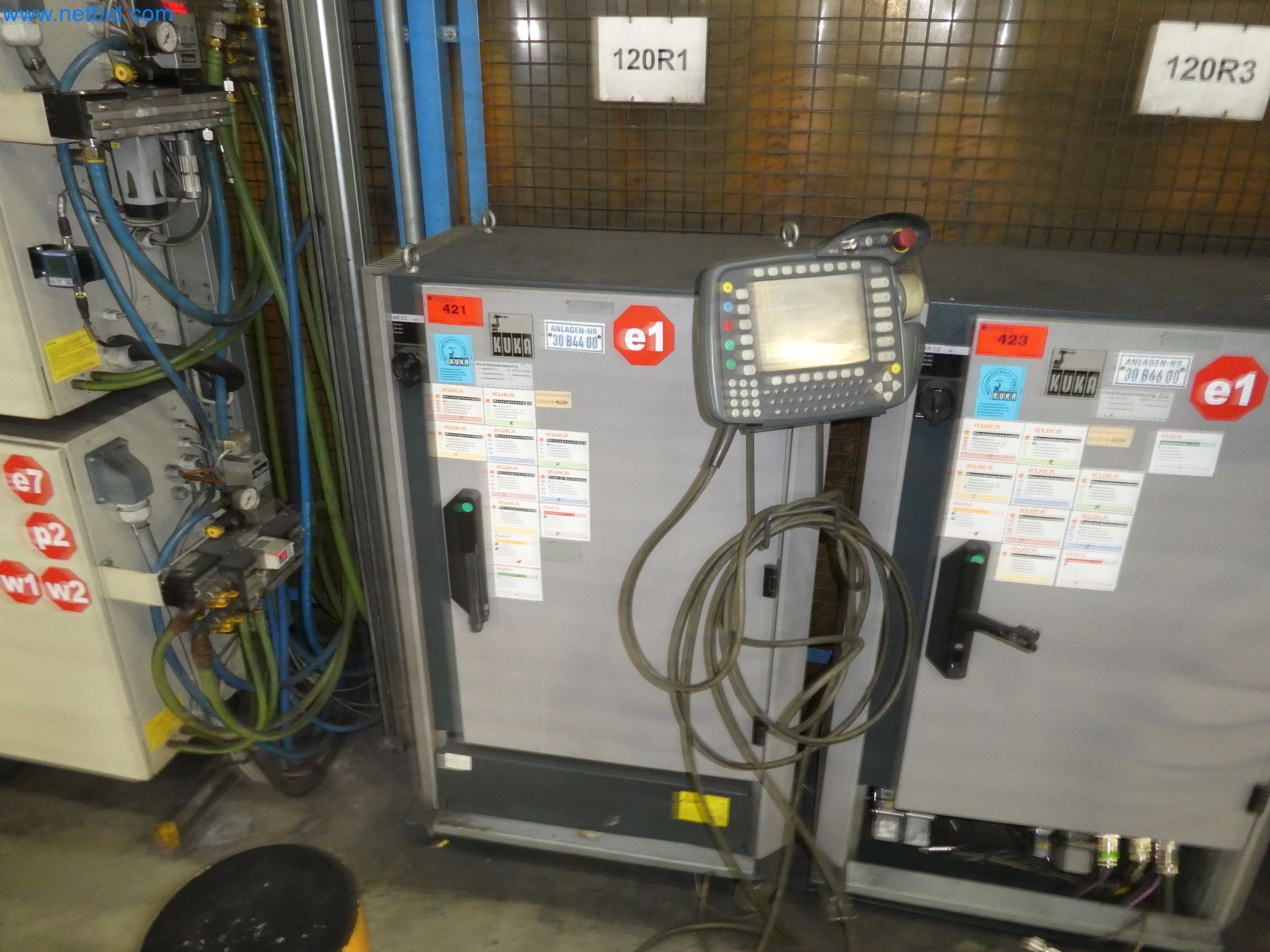 Robots, welding equipment and assembly accessories from the automotive industry-49