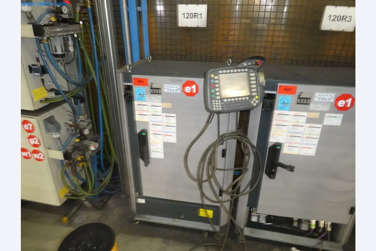 Robots, welding equipment and assembly accessories from the automotive industry-49