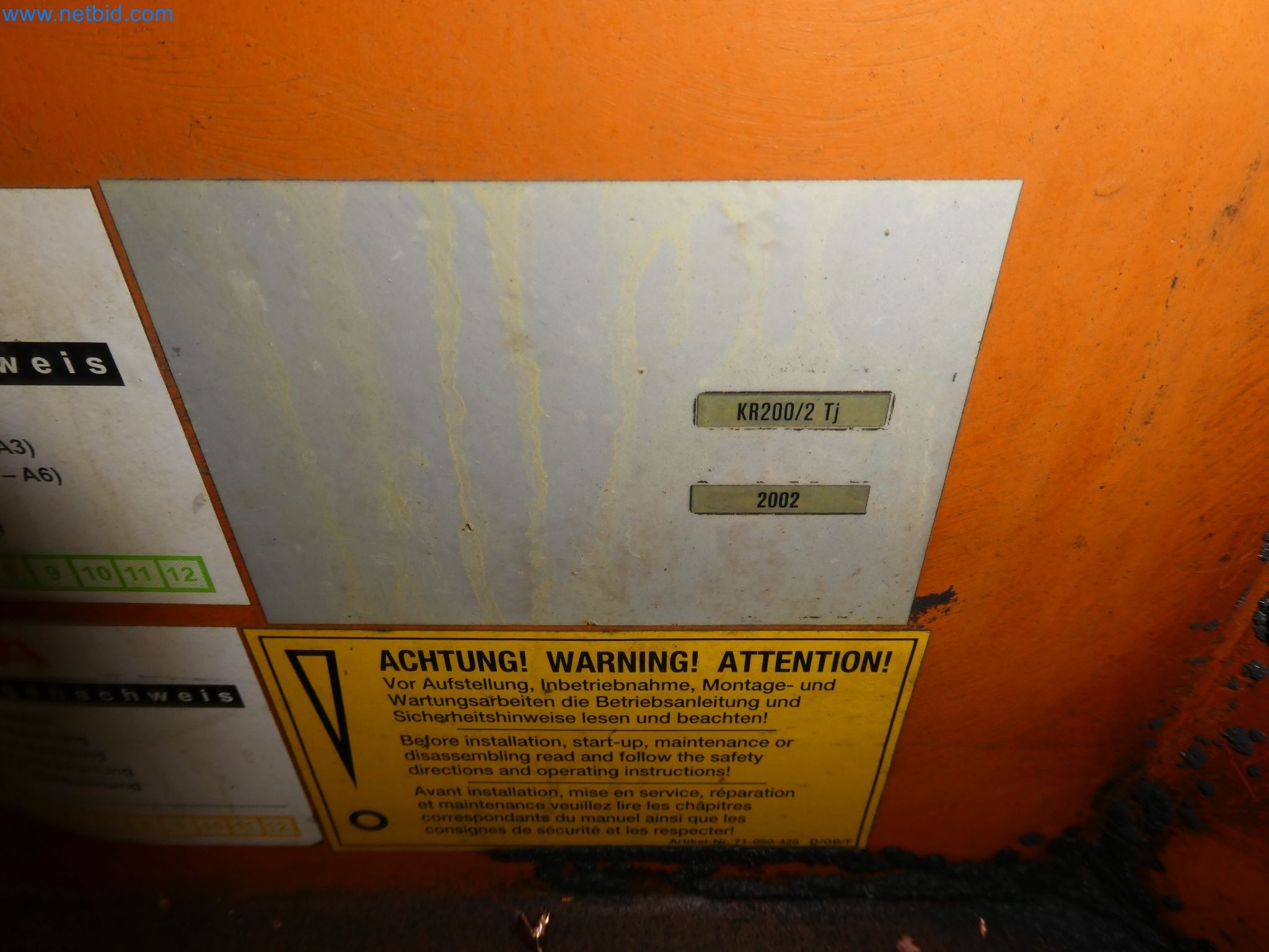 Robots, welding equipment and assembly accessories from the automotive industry-56