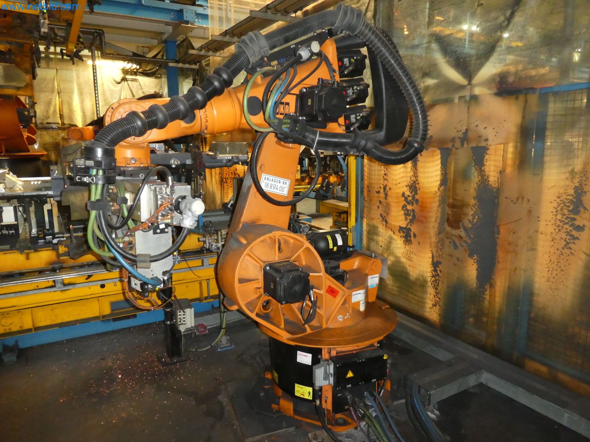 Robots, welding equipment and assembly accessories from the automotive industry-58