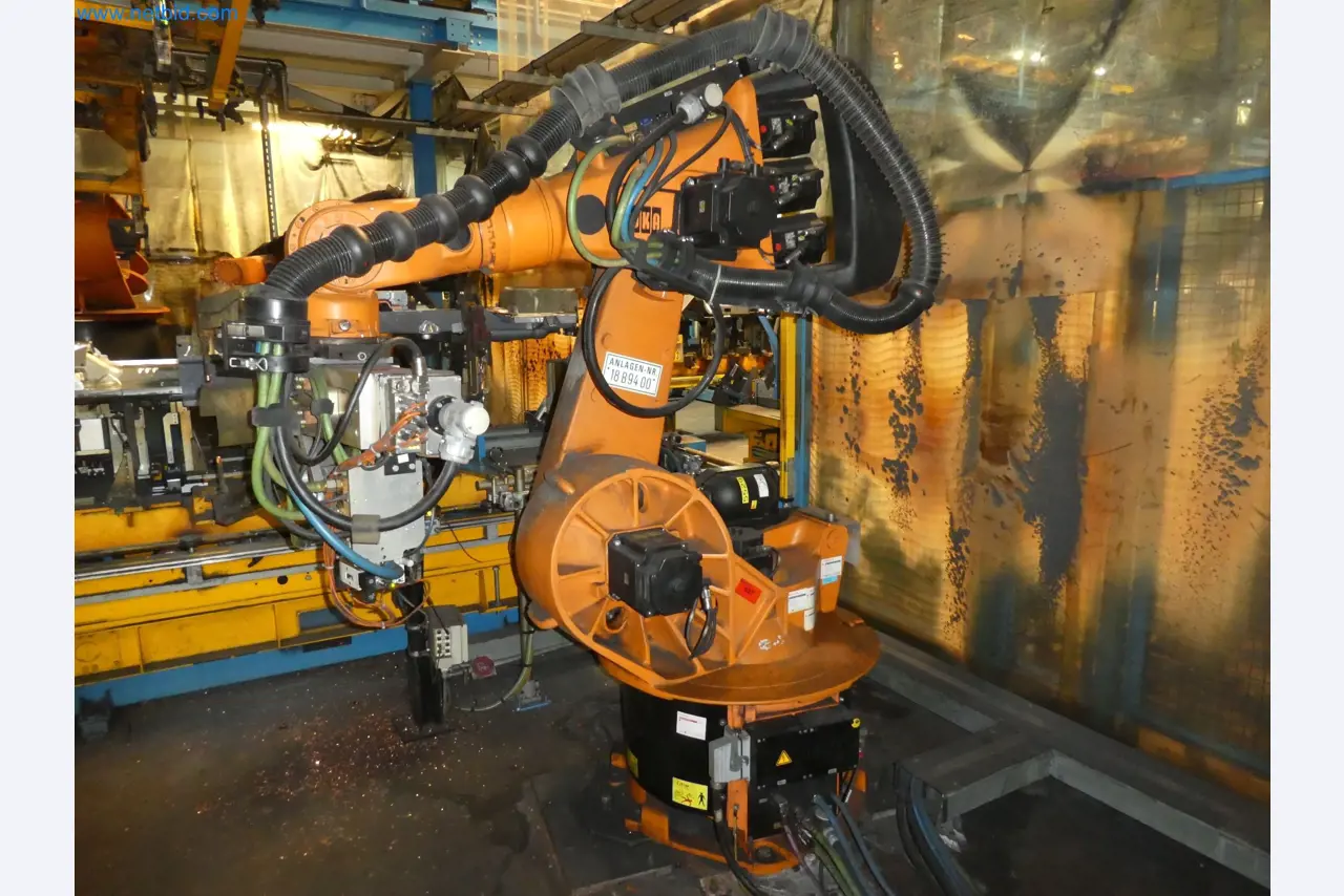 Robots, welding equipment and assembly accessories from the automotive industry-58