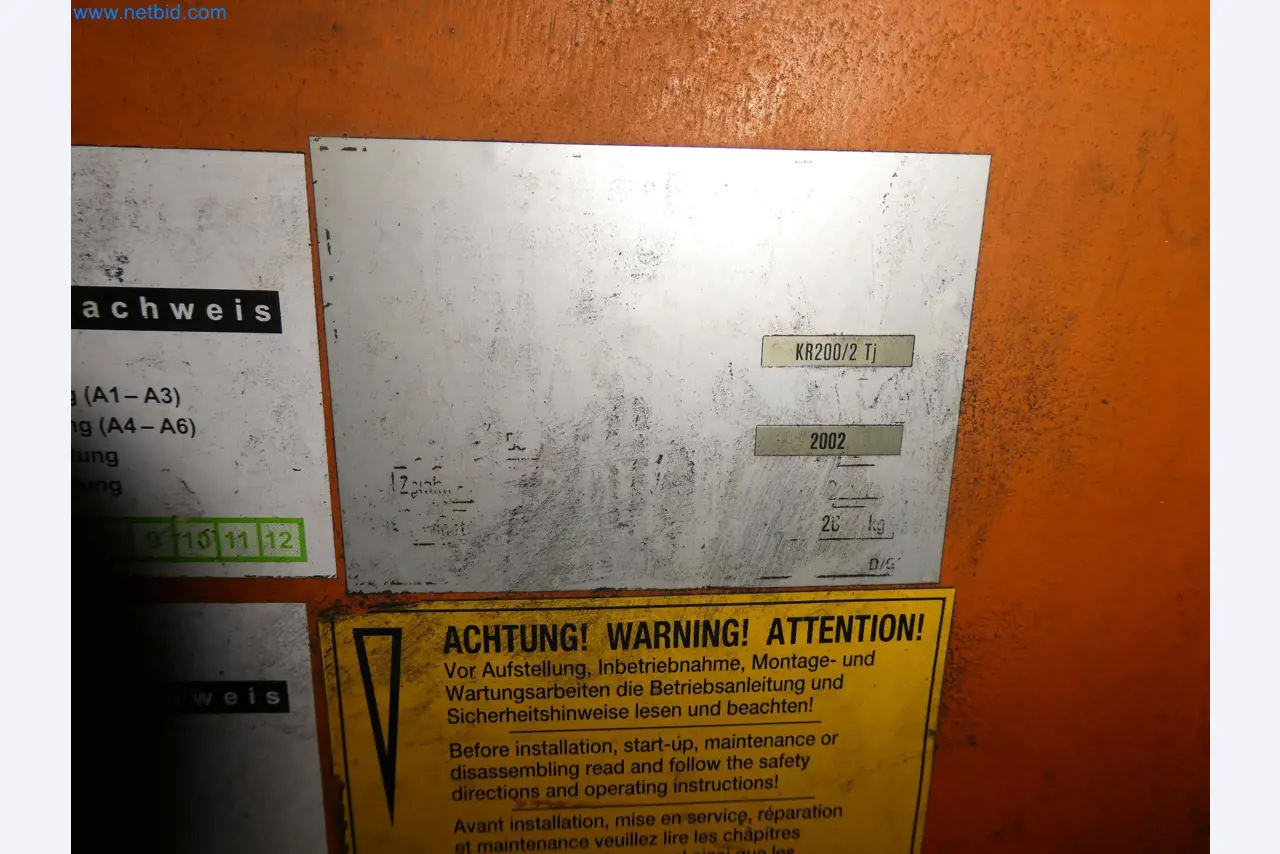 Robots, welding equipment and assembly accessories from the automotive industry-59