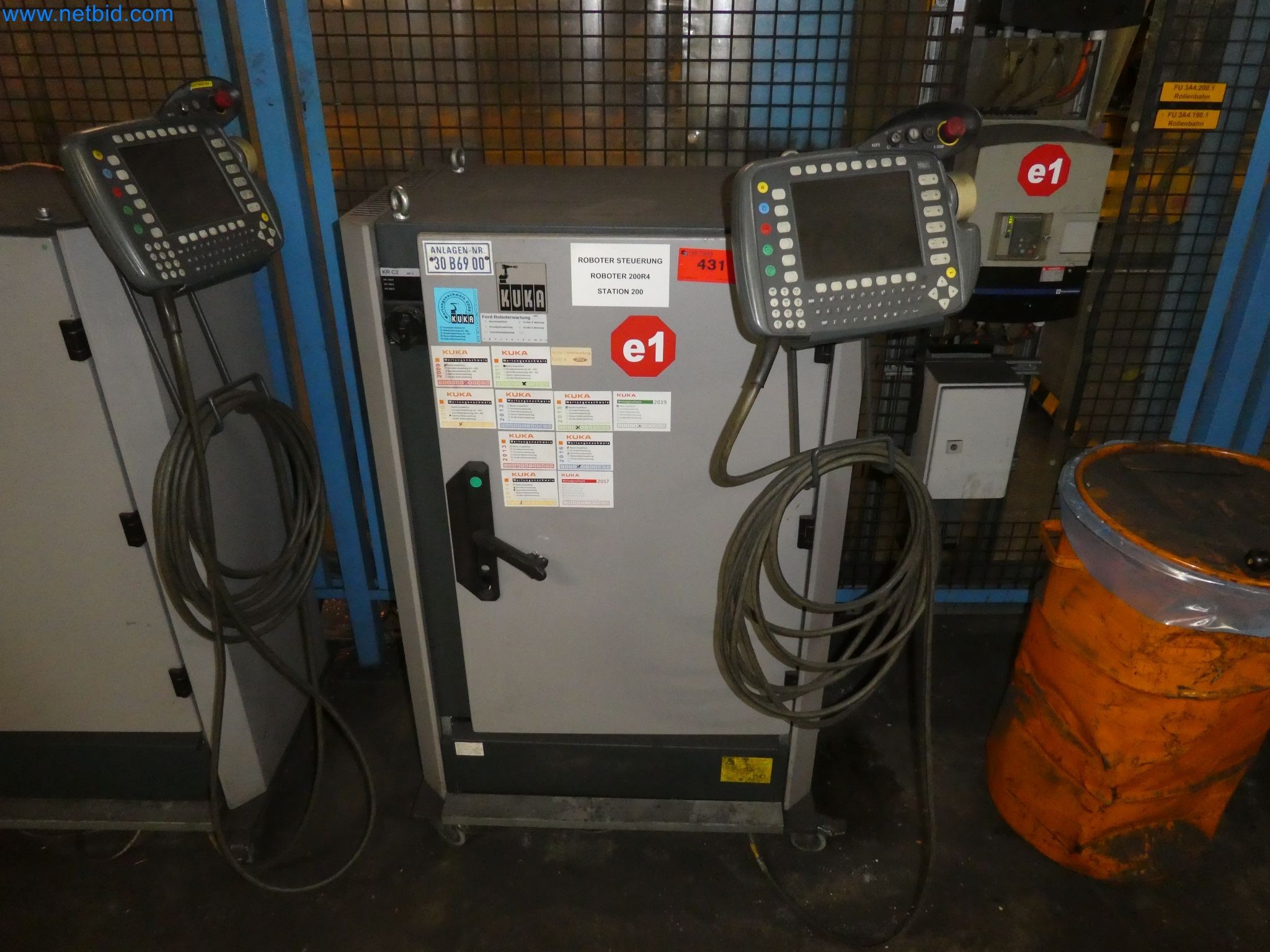 Robots, welding equipment and assembly accessories from the automotive industry-63