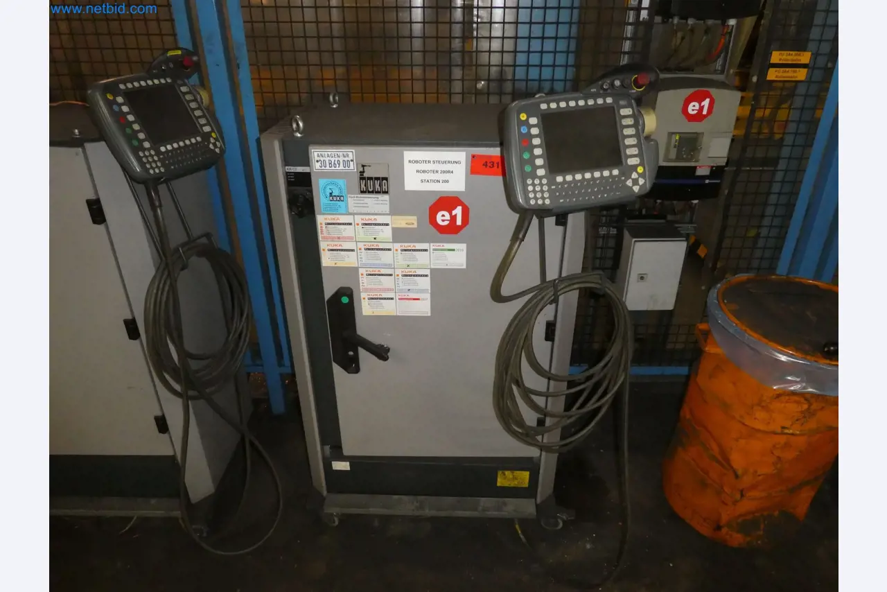 Robots, welding equipment and assembly accessories from the automotive industry-63