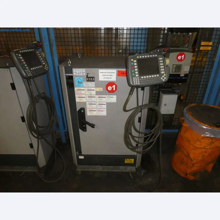 Robots, welding equipment and assembly accessories from the automotive industry-63