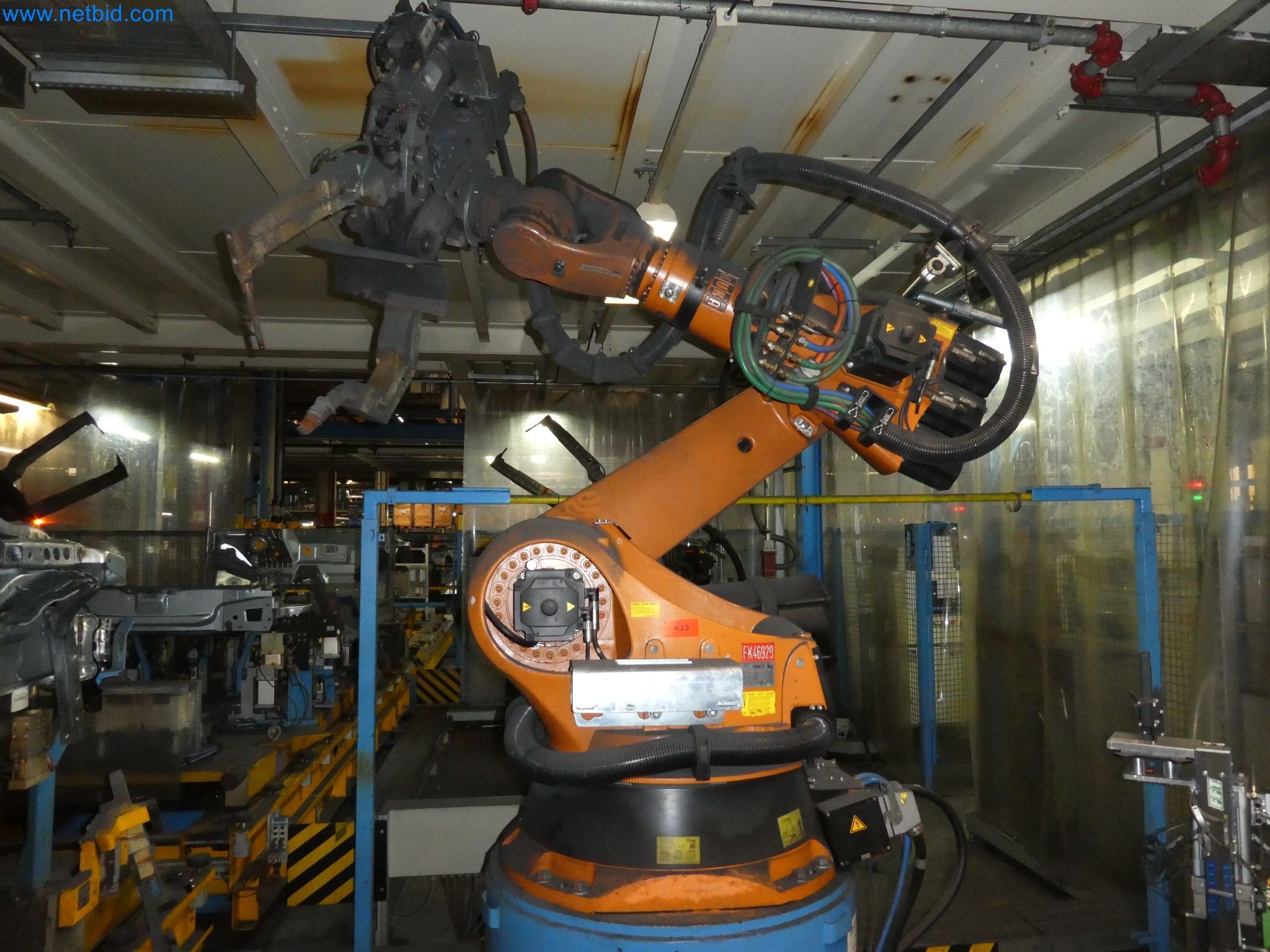 Robots, welding equipment and assembly accessories from the automotive industry-64