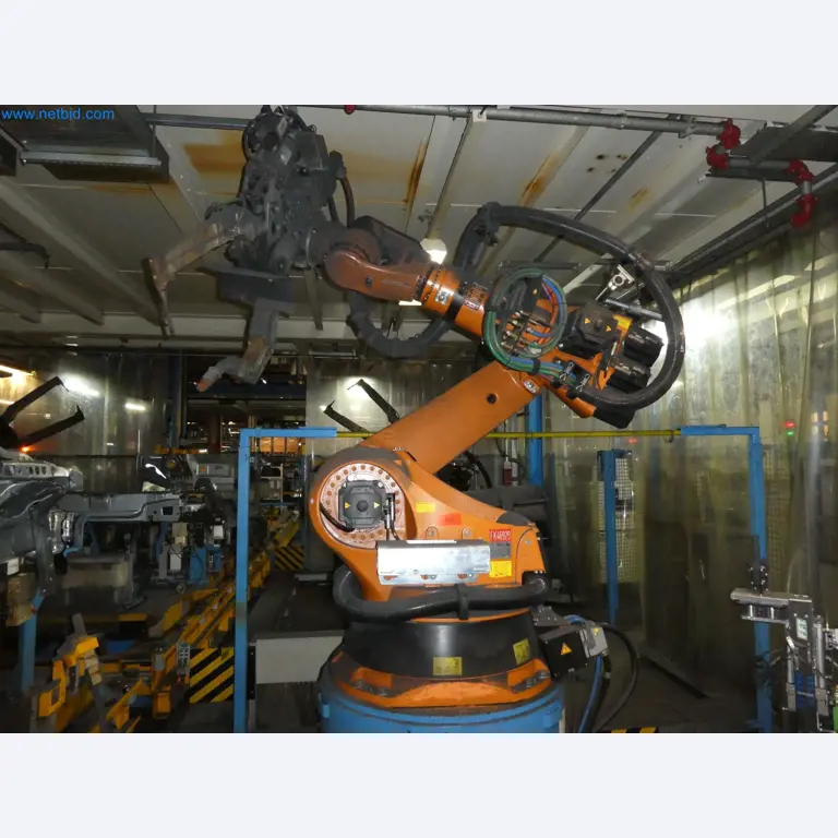 Robots, welding equipment and assembly accessories from the automotive industry-64