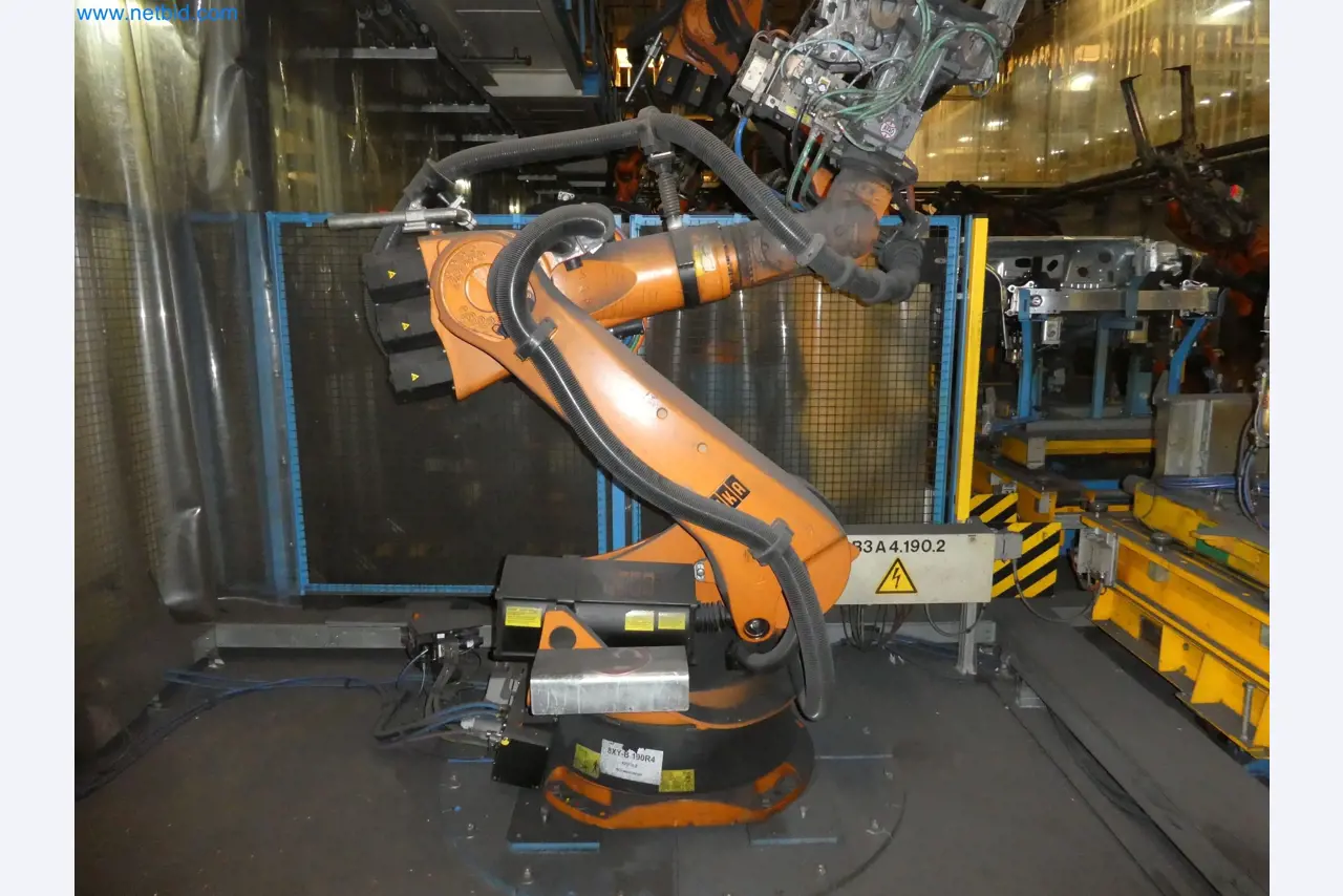 Robots, welding equipment and assembly accessories from the automotive industry-65