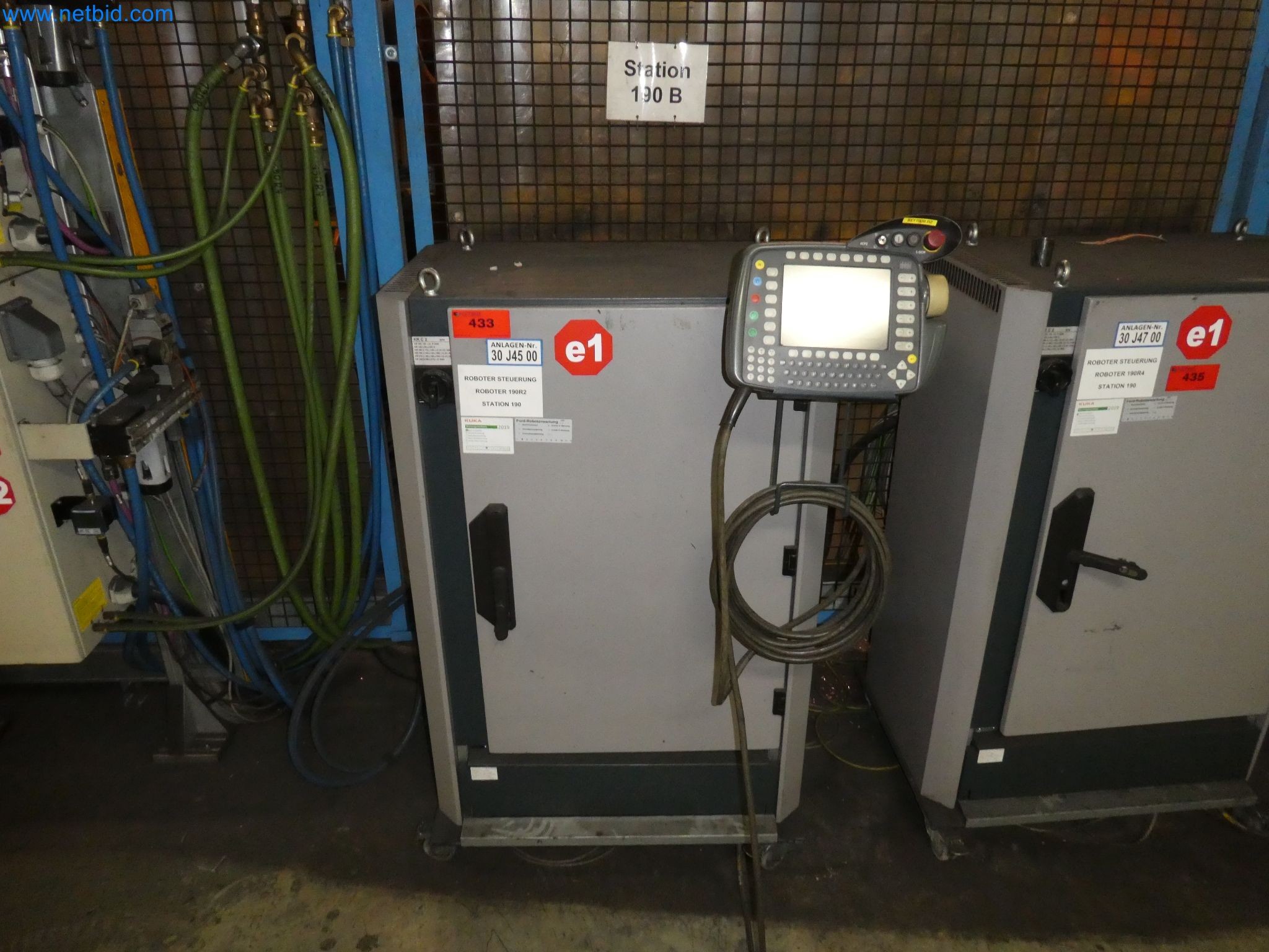 Robots, welding equipment and assembly accessories from the automotive industry-67