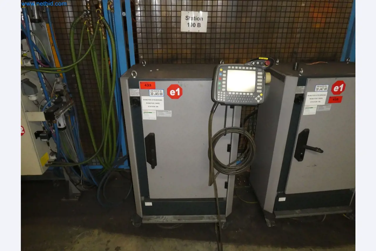 Robots, welding equipment and assembly accessories from the automotive industry-67