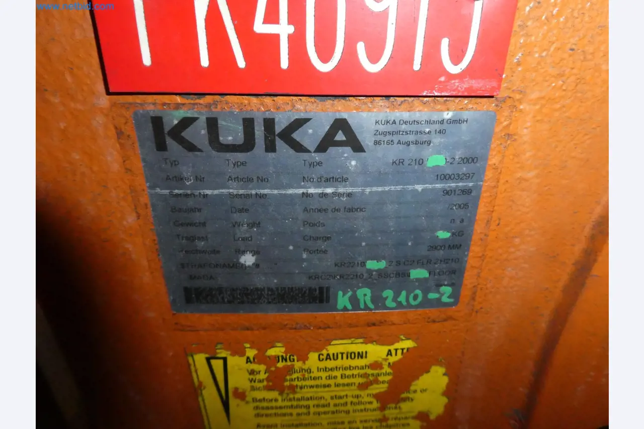 Robots, welding equipment and assembly accessories from the automotive industry-68