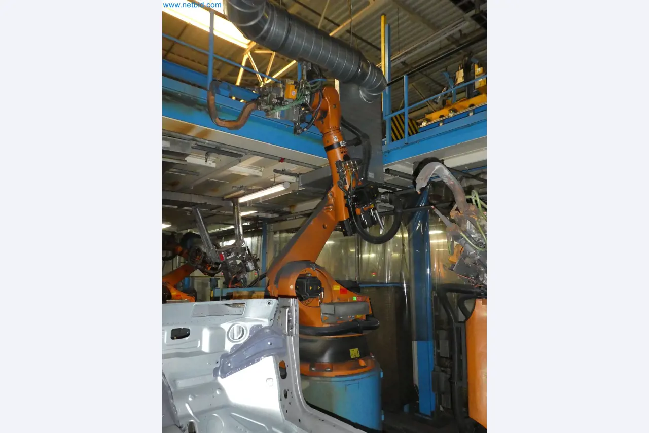 Robots, welding equipment and assembly accessories from the automotive industry-69