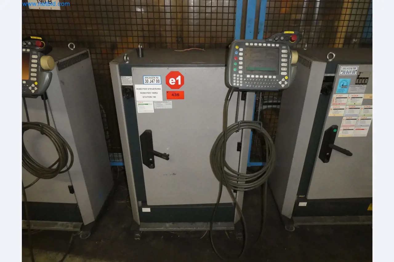 Robots, welding equipment and assembly accessories from the automotive industry-71