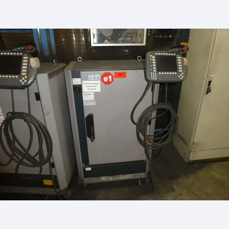 Robots, welding equipment and assembly accessories from the automotive industry-73