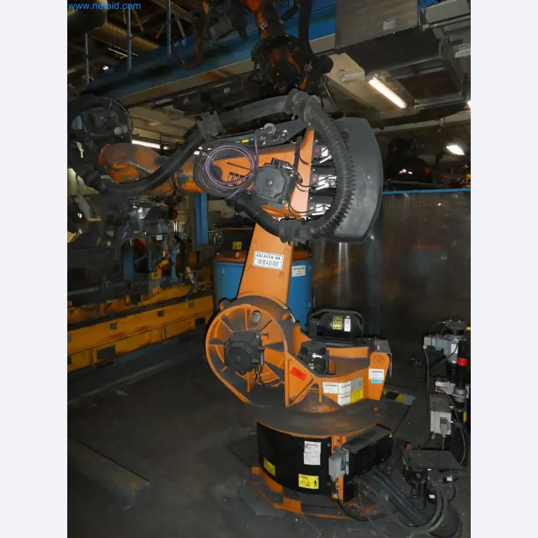 Robots, welding equipment and assembly accessories from the automotive industry-74