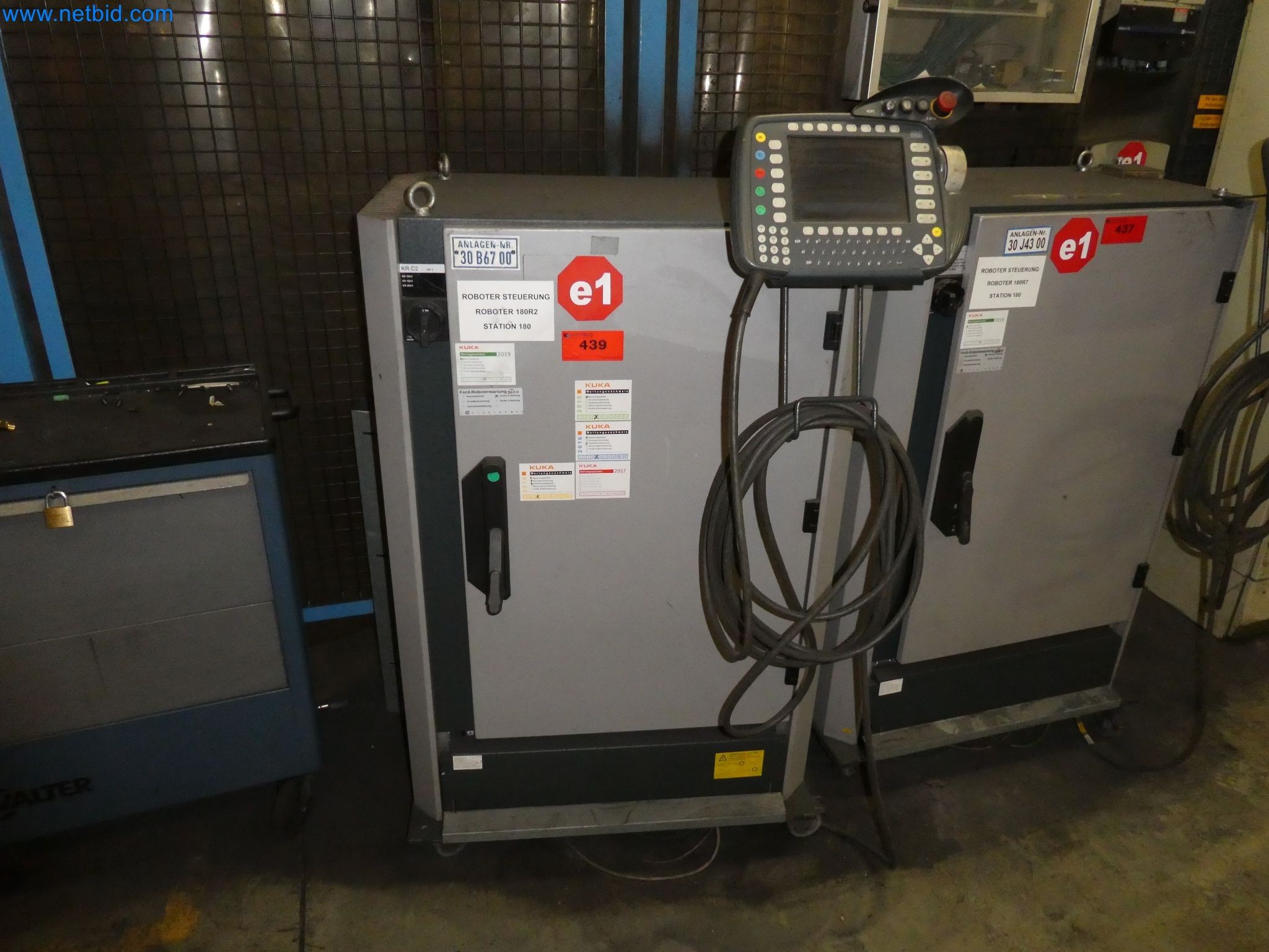 Robots, welding equipment and assembly accessories from the automotive industry-78