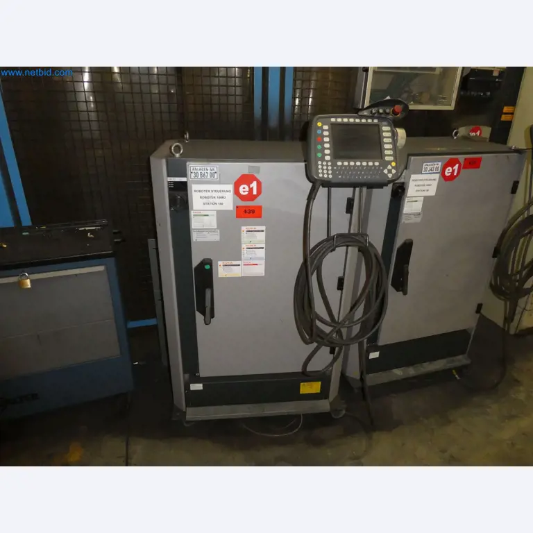 Robots, welding equipment and assembly accessories from the automotive industry-78