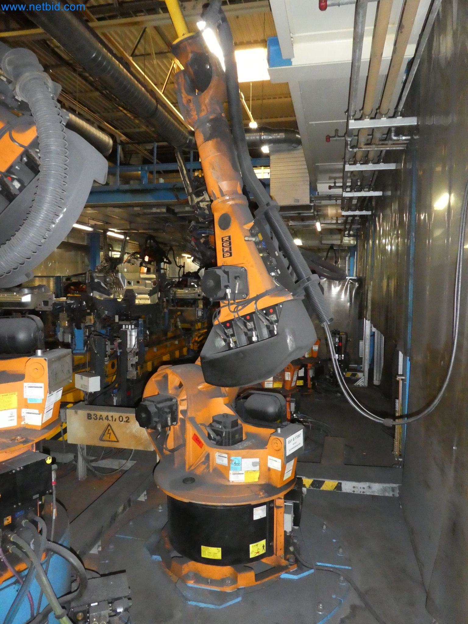 Robots, welding equipment and assembly accessories from the automotive industry-80