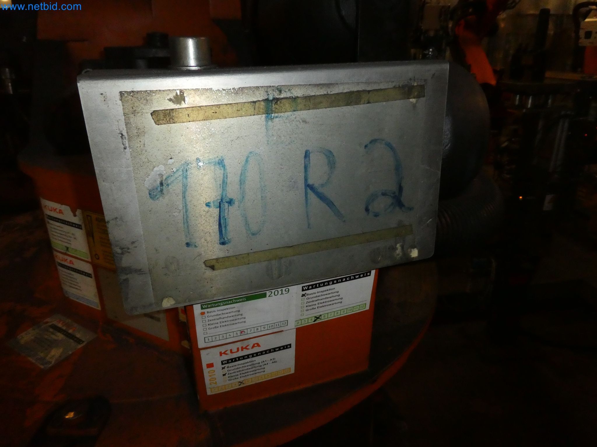 Robots, welding equipment and assembly accessories from the automotive industry-84