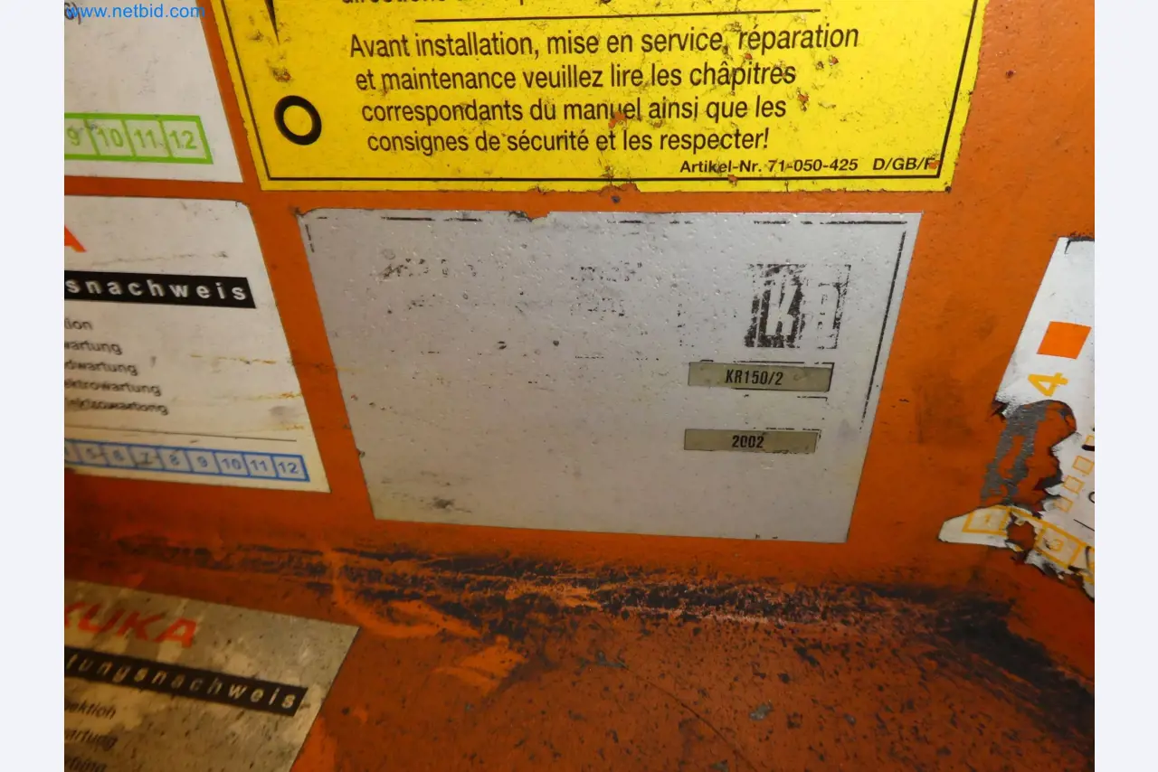 Robots, welding equipment and assembly accessories from the automotive industry-85