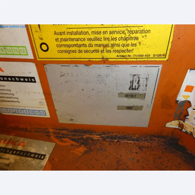 Robots, welding equipment and assembly accessories from the automotive industry-85