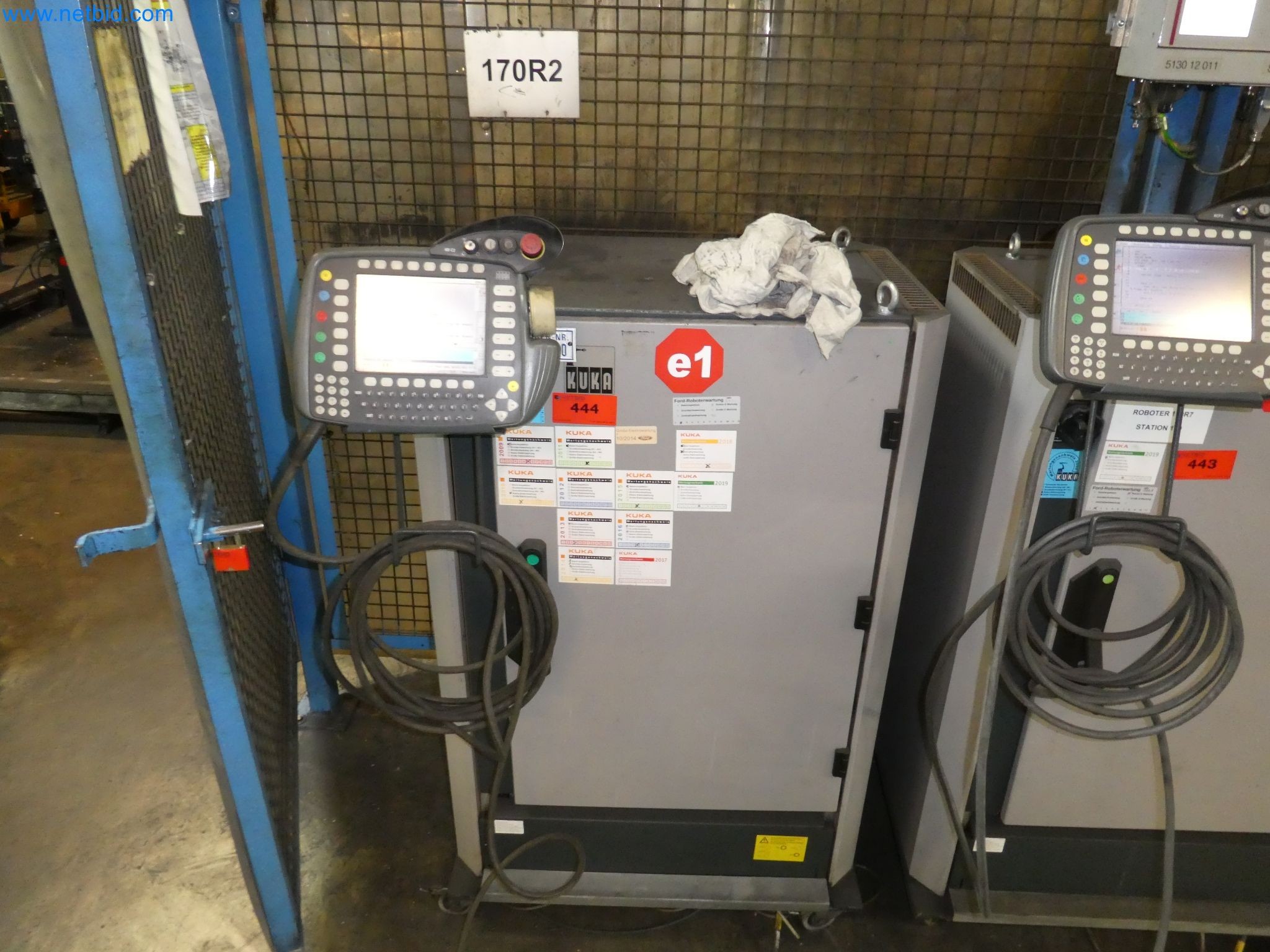 Robots, welding equipment and assembly accessories from the automotive industry-87